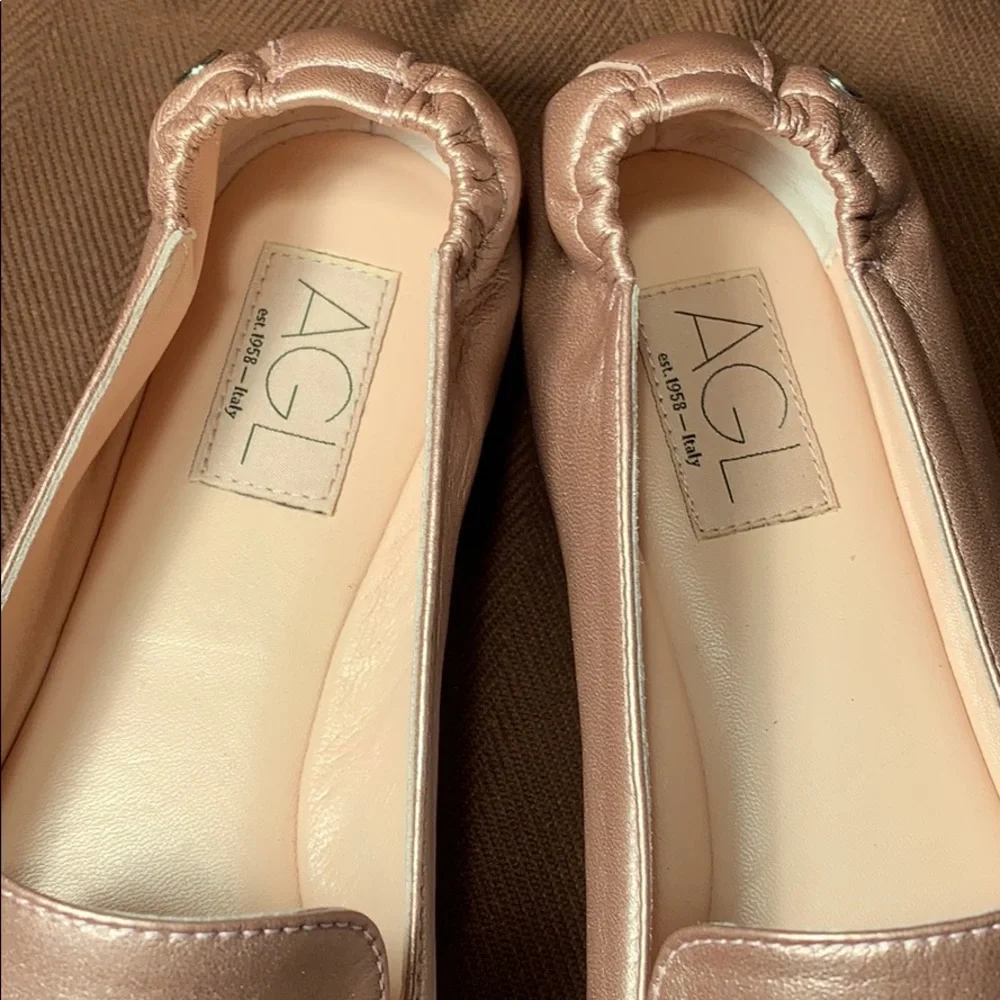 NWT AGL Made in Italy leather slip ons copper gold